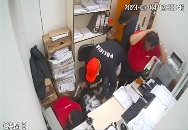 Falsos policías roban G. 30 millones y varios celulares en asalto a sucursal de Alex S.A. de Mallorquín - La Clave