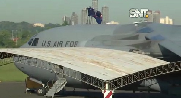 Avión militar de EE.UU. en Paraguay - SNT