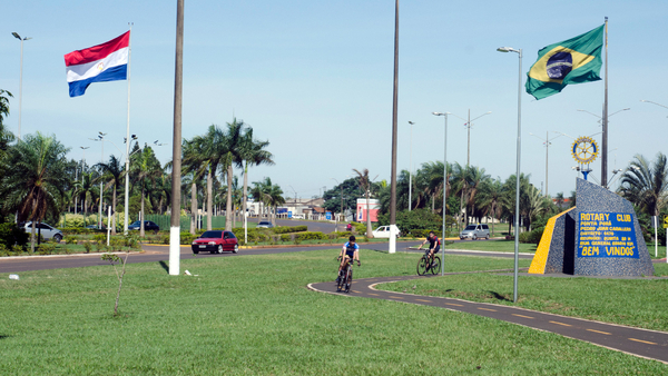 Inicio de semana laboral con ambiente caluroso y chaparrones