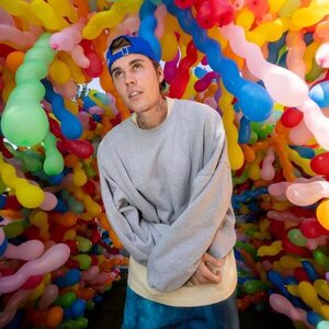 Justin Bieber celebró sus 29 años con una colorida fiesta - Gente - ABC Color
