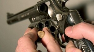 Diario HOY | Joven dispara por accidente a su amigo cuando le enseñaba a manipular el arma