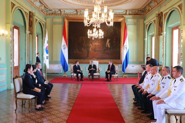 Mandatario recibió cartas credenciales de embajadores de Corea y Colombia - .::Agencia IP::.