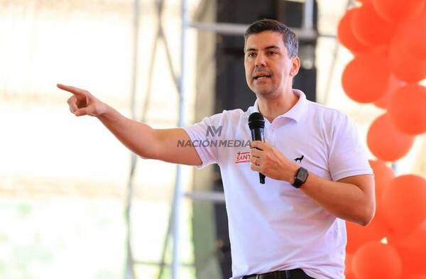 Santiago Peña planea “un sistema de salud más eficiente”