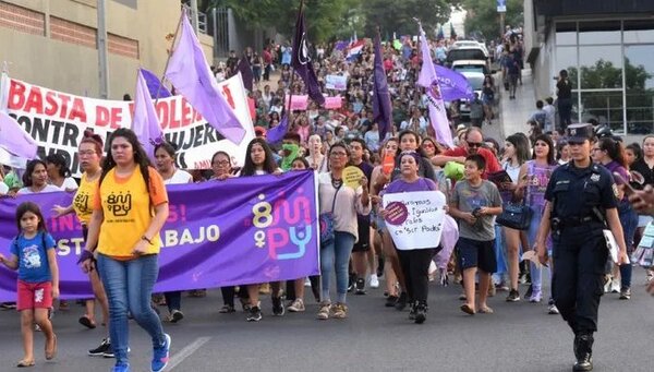 Feministas se preparan y organizan el 8M