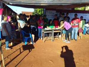 Sigue manifestación de padres en escuela Rebeca Alen y anuncian medidas de fuerza - Radio Imperio