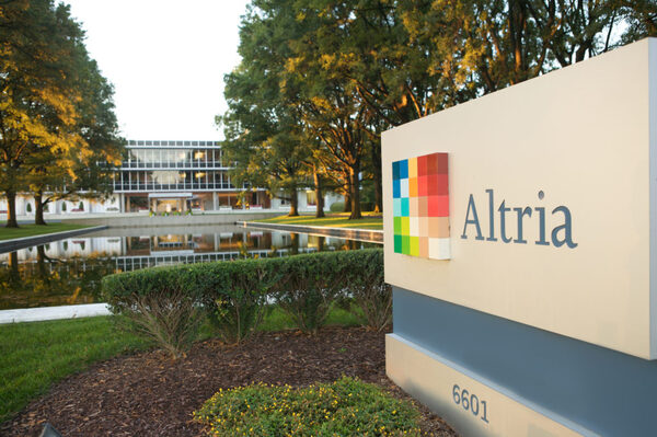 Altria, fabricante de Marlboro compra una empresa de vapeo tras su salida de Juul - Revista PLUS