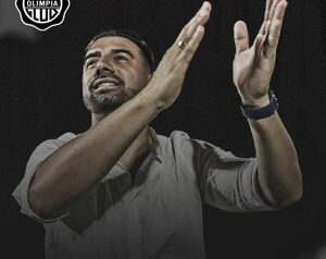 ¡Julio César Cáceres dejó de ser técnico de Olimpia!