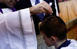 La Iglesia italiana suprimirá los padrinos y madrinas en bautismos y confirmaciones por tres años - Megacadena — Últimas Noticias de Paraguay