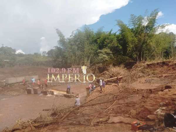Pobladores de la colonia 205 exigen reanudación de construcción de puente - Radio Imperio