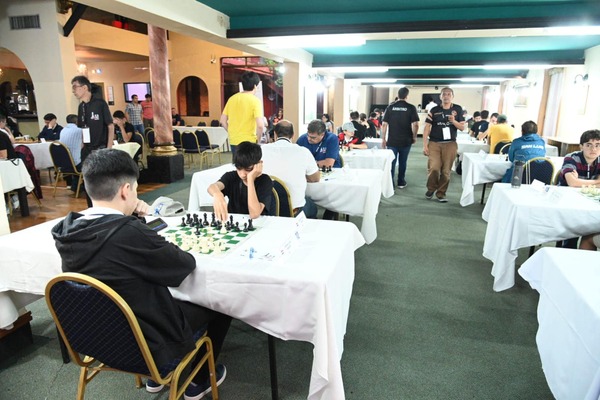 Tres lideras tras la tercera ronda en el Zonal 2.5 de ajedrez - La Tribuna