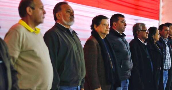 La Nación / Mantenemos firme la candidatura de Acevedo