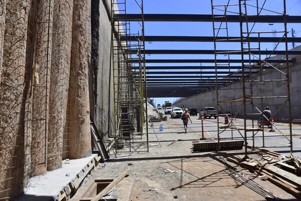 Túnel de Tres Bocas sigue sin concluir y los frentistas anuncian una demanda - Economía - ABC Color