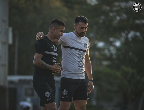 Versus / Derlis González le dedicó un sentido mensaje de despedida a Julio Cáceres y Paolorosso