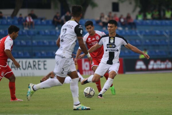 Versus / Tacuary y Gral. Caballero, por olvidar su mal momento local y meterse a la fase de grupos de la Sudamericana