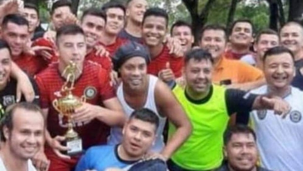 Diario HOY | Un día como hoy, Ronaldinho ingresaba a la Agrupación Especializada