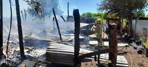 VIVIENDA SE CONSUMIÓ POR LAS LLAMAS EN BELLA VISTA - Itapúa Noticias