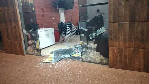 Con mazo, violentan vidrios de un local de entretenimiento en Cambyretá