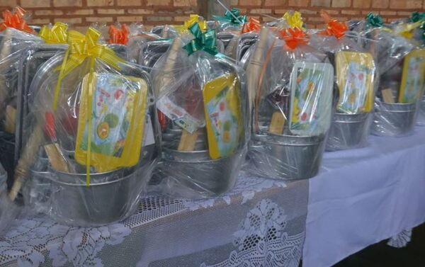 SINAFOCAL entregó certificados y kits de Cocina en Lambaré | Lambaré Informativo