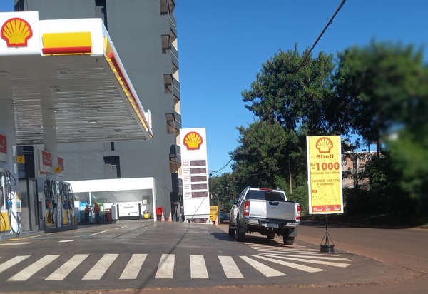 ESTACIONAN DE CUALQUIER FORMA EN LAS CALZADAS QUE PERTENECEN A LOS PEA-TONES EN PARAGUAY - La Voz del Norte