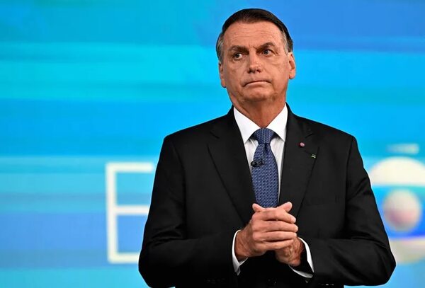 Joyas para Bolsonaro con un ingreso irregular - Mundo - ABC Color