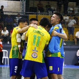 Santa Rosa quedó a un penal de eliminar al gigante Presidente Franco