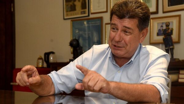 Cartes usa a Paraguay como una "guarida", afirma Alegre en Argentina