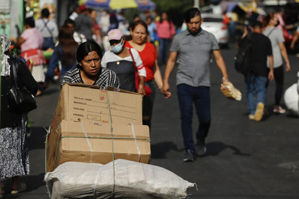 El injusto eco de la brecha económica para las mujeres latinoamericanas - MarketData