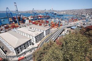 Chile anota un superávit comercial de 1.999 millones de dólares en febrero - MarketData
