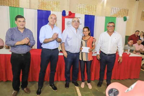MDS realizó pagos a más de 1.570 participantes de Tekoporã en Paso Yobái - .::Agencia IP::.