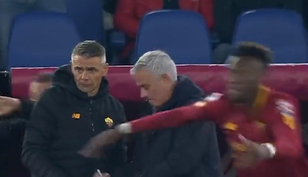 Mou ni pestañea ante importante gol de la Roma - La Prensa Futbolera