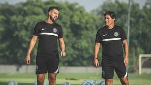 Olimpia: "Paco" Esteche retruca a Balotta y habla de refuerzos "con sobrepeso"