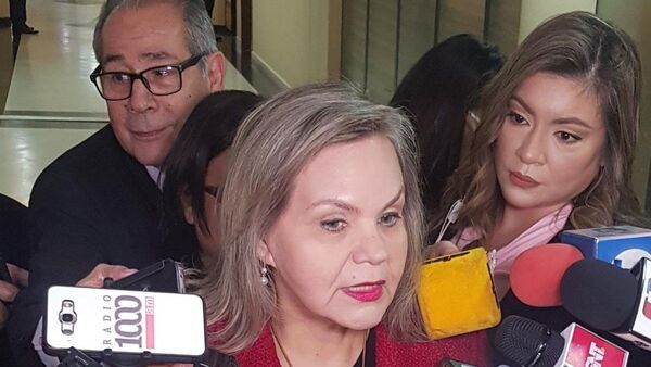 Lilian Samaniego recomendará a Horacio Cartes que renuncie