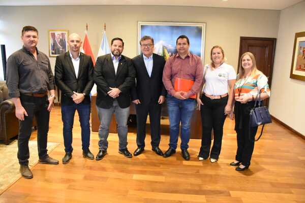 Autoridades de Cambyretá se reunieron con el director de la EBY