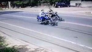 Motociclistas quedan heridos tras supuesta carrera en Villa Elisa