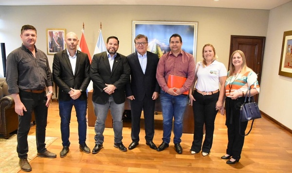 Autoridades de Cambyretá se reunieron con el director de la EBY