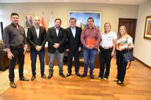 Autoridades de Cambyretá se reunieron con el director de la EBY