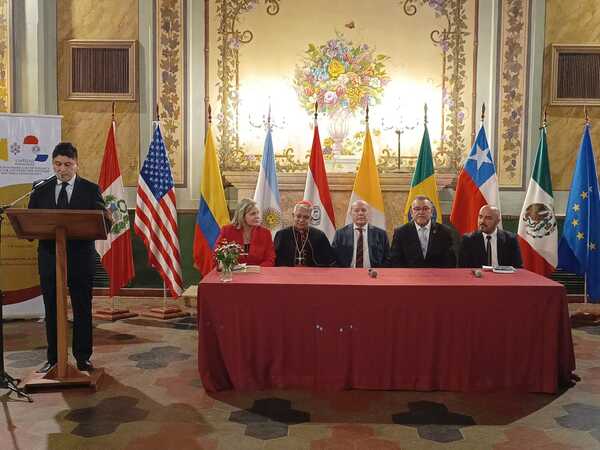 Firma del acta constitutiva del Copaju - Capítulo Paraguay e inicio de la Cumbre Internacional - Megacadena — Últimas Noticias de Paraguay