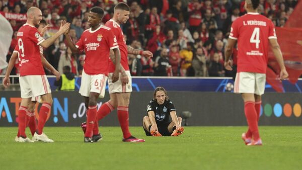 Benfica golea al Brujas y vuelve a reivindicarse en Europa