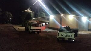 Fueron descubiertos intentando robar 6.900 kg de soja en Yatytay - Policiales - ABC Color