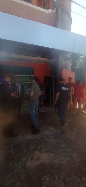 Cinco detenidos durante allanamiento de Antisecuestros en Ciudad del Este - Radio Imperio