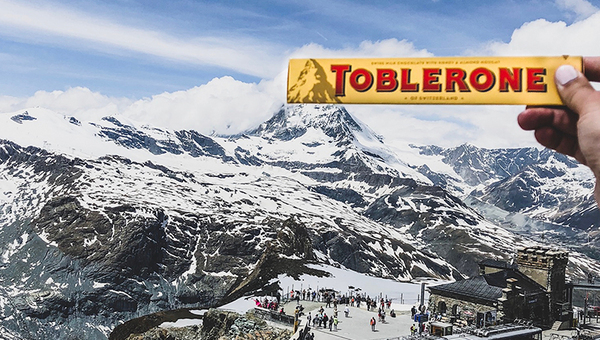 A Toblerone le movieron la montaña: Cuando el cambio de logo es obligado ¿cómo afecta a una empresa?