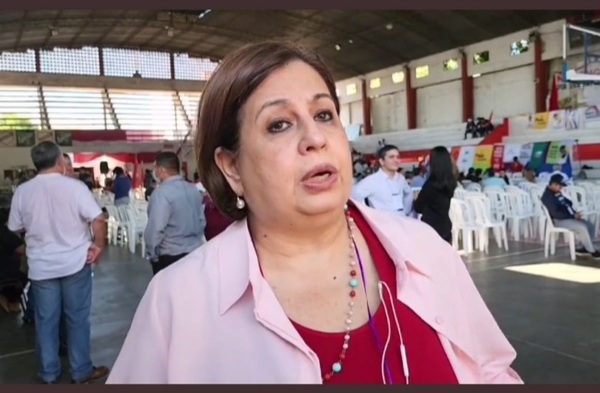 Esperanza Martínez: 'Pensar que le daremos todo el sistema sanitario al sector privado es imposible'