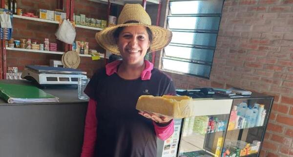 Emprendedora de Carayao recibe apoyo financiero del CAH