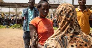 La Nación / Adja, curandera de 20 años alborota en Burkina Faso