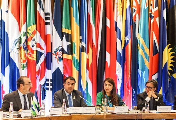 Ministro Oscar Llamosas presidió reunión del directorio de CAF - .::Agencia IP::.