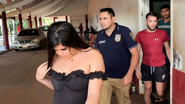 Detienen a 5 jóvenes por sextorsión