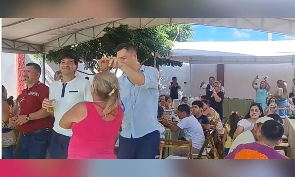 Churín también sacó sus “pasitos prohibidos”