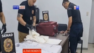 Cae mujer con droga en la maleta - Noticias Paraguay