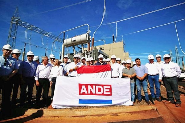 Mario Abdo habilita primer banco de transformadores de la Ande en Subestación Yguazú | DIARIO PRIMERA PLANA