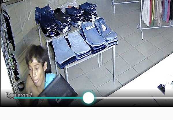 Desconocido hurta notebook de local comercial